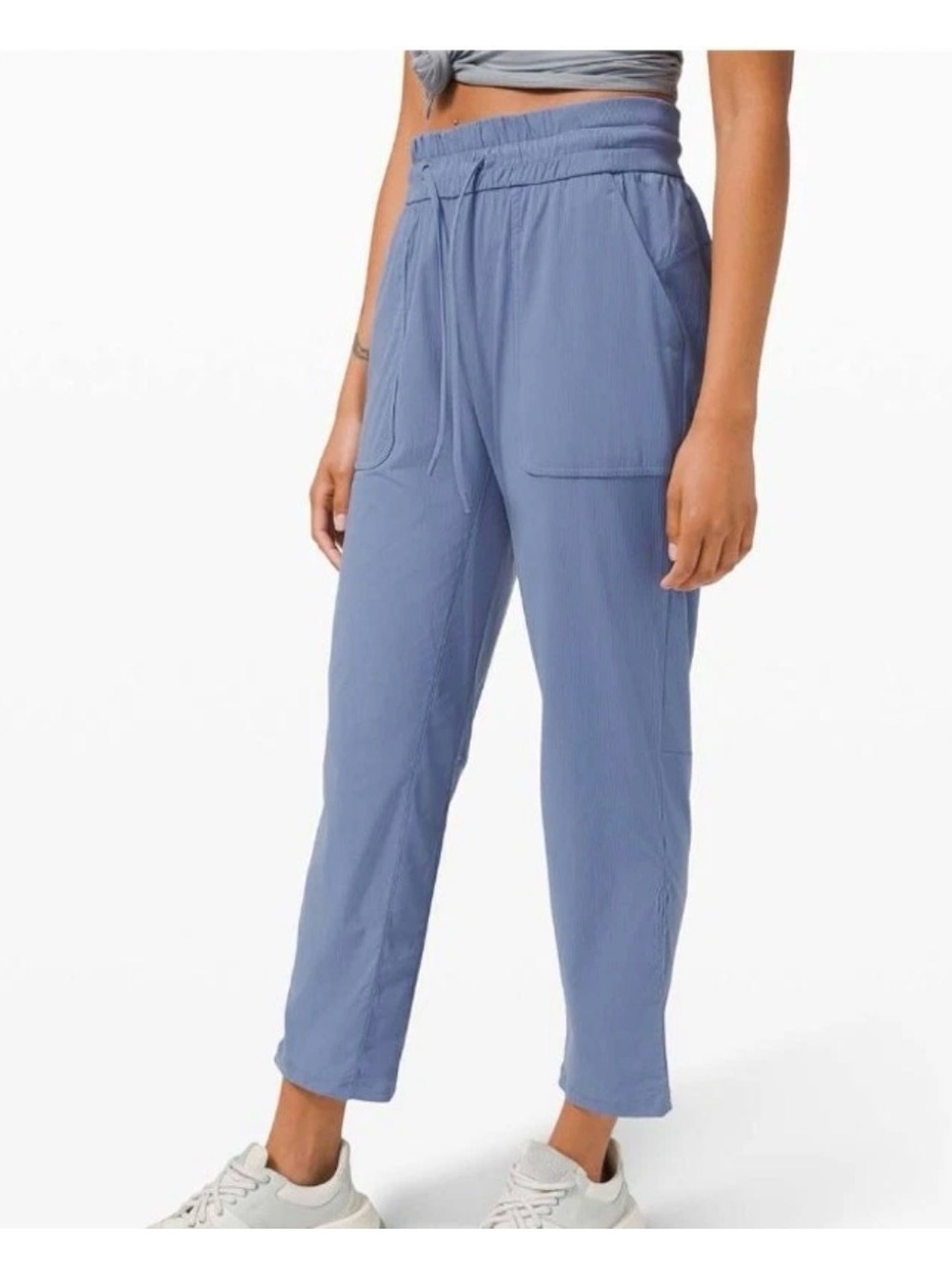 Lululemon “Beyond the Studio” Crop Sz. 8 EUC